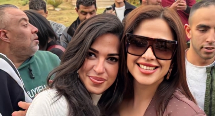 ياسمين عبد العزيز وإلهام وجدي