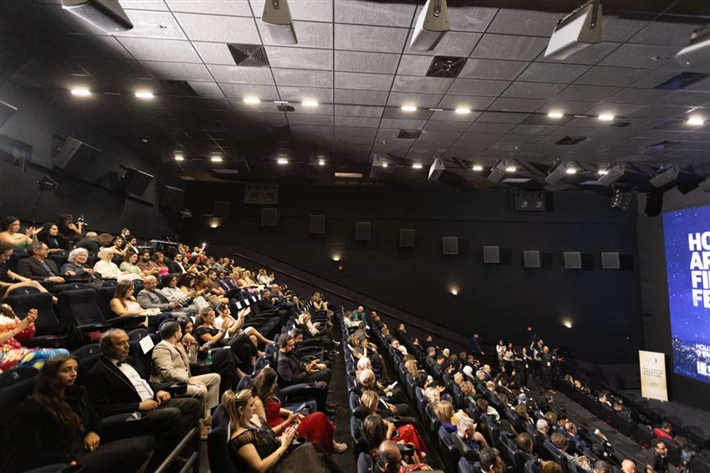 ريهام عبد الغفور وأحمد السعدني ومايان السيد وميرهان حسين في حفل افتتاح الدورة الخامسة من مهرجان هوليوود للفيلم العربي