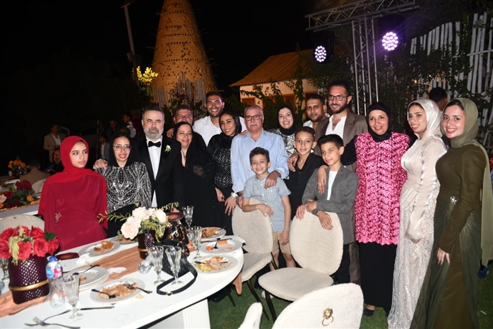 صورة جماعية من حفل زفاف ابنة خليل صبحي