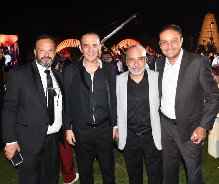 أصدقاء الفنان صبحي خليل من الوسط الفني وخارجه في حفل زفاف ابنته
