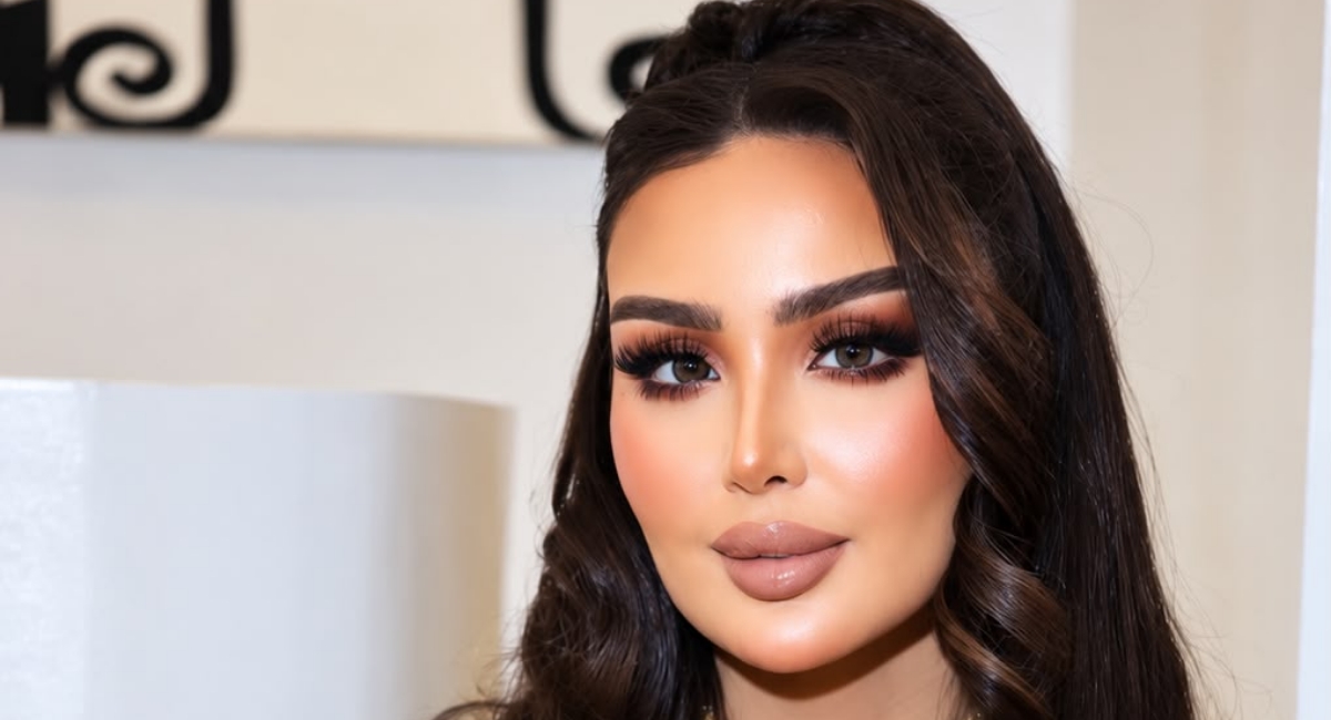 الفنانة بشاير الفيلكاوي
