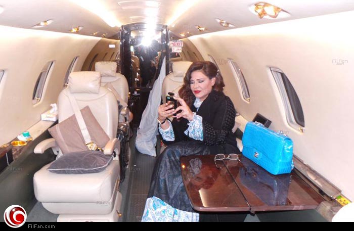 أحلام داخل طائرتها الخاصة