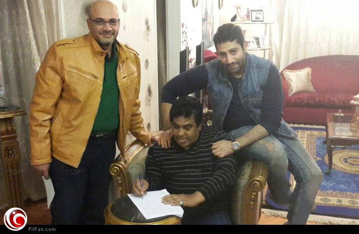 أحمد عدوية يوقع عقد انضمامه لمزيكا