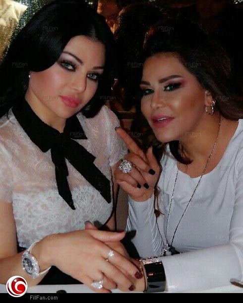 أحلام وهيفاء وهبي تحتفلان بالكريسماس في بيروت