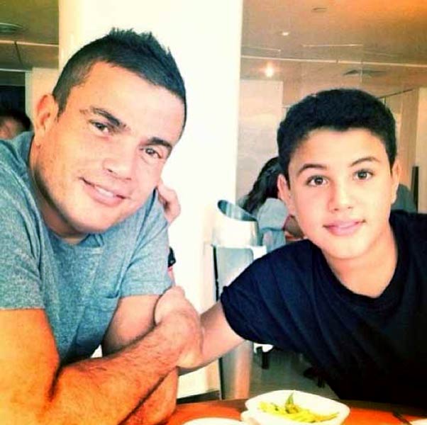 عمرو دياب وابنه عبد الله