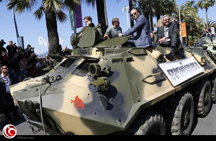 الأبطال استقلوا دبابات