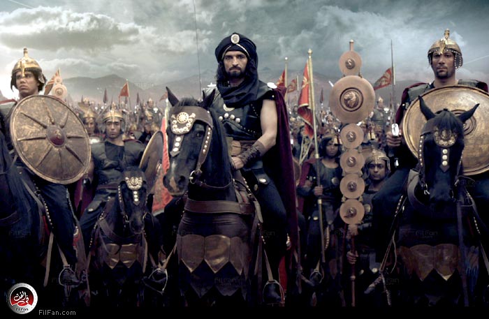 عمرو كما كان مقرر أن يظهر كشهريار