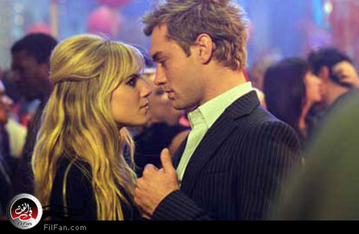 سيينا ميلر مع خطيبها السابق جود لو في لقطة من فيلم Alfie