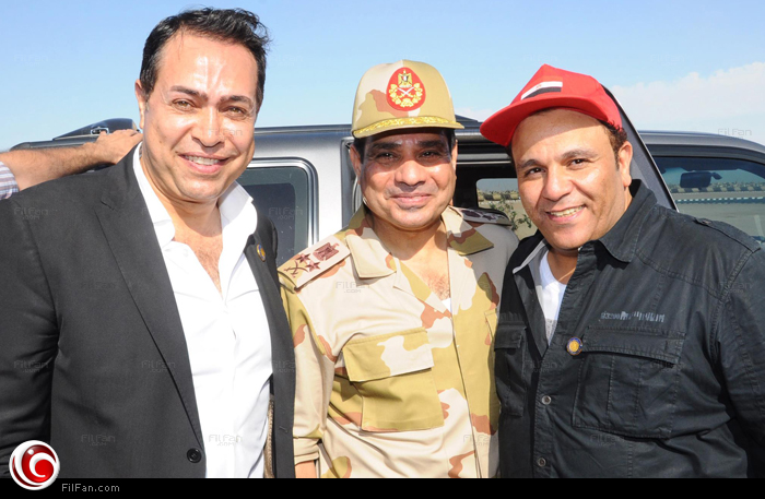 صورة أرشيفية للسيسي مع محمد فؤاد وحكيم