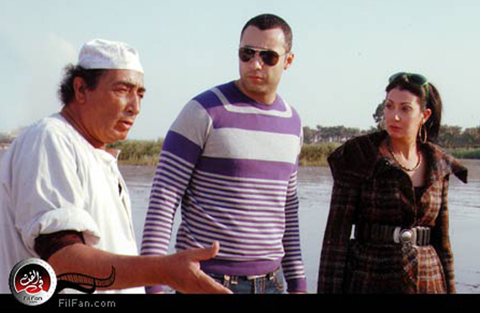 غادة عبد الرازق وأحمد فهمي وعبد الله مشرف أثناء تصوير &quot;أزمة شرف&quot;