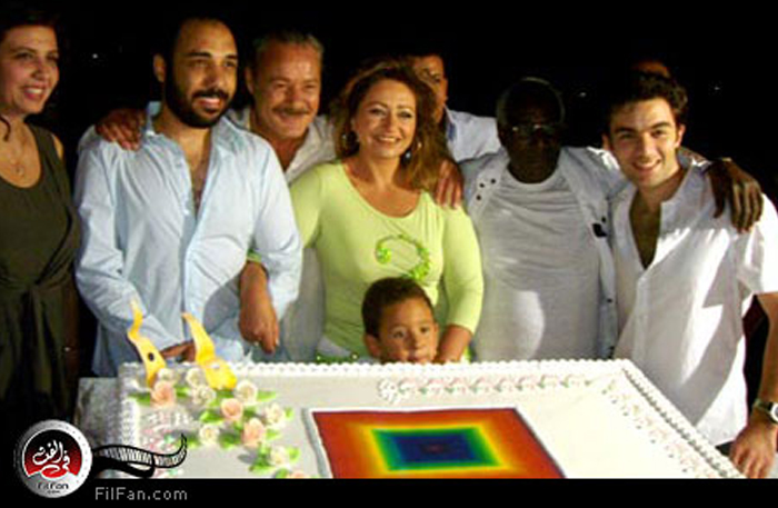 أسرة فيلم "ألوان السما السابعة" أثناء الاحتفال ببدء تصويره - تصوير : محمد ممدوح