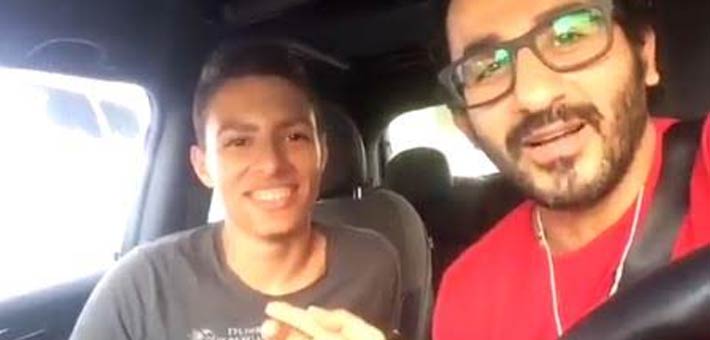 أحمد حلمي مع الطالب محمد أحمد 