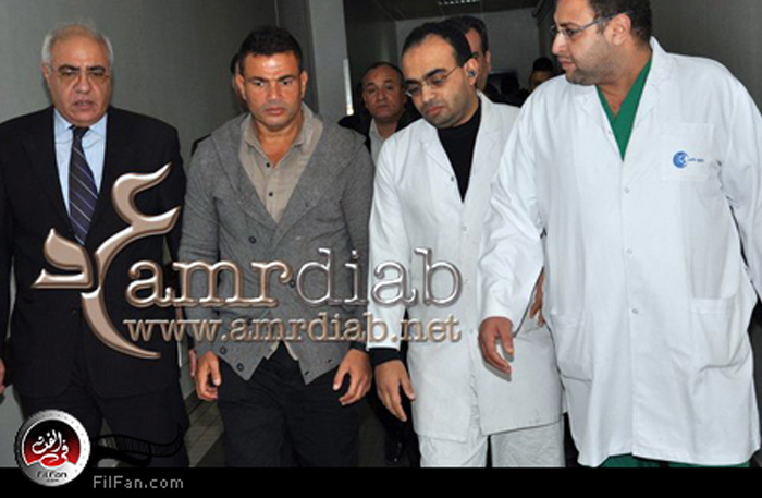 بالصور والفيديو عمرو دياب يطمئن على مصابي حفل جامعة المستقبل ألبوم بالصور والفيديو عمرو دياب يطمئن على مصابي حفل جامعة المستقبل ألبوم