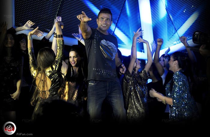 عمرو دياب في الكليب