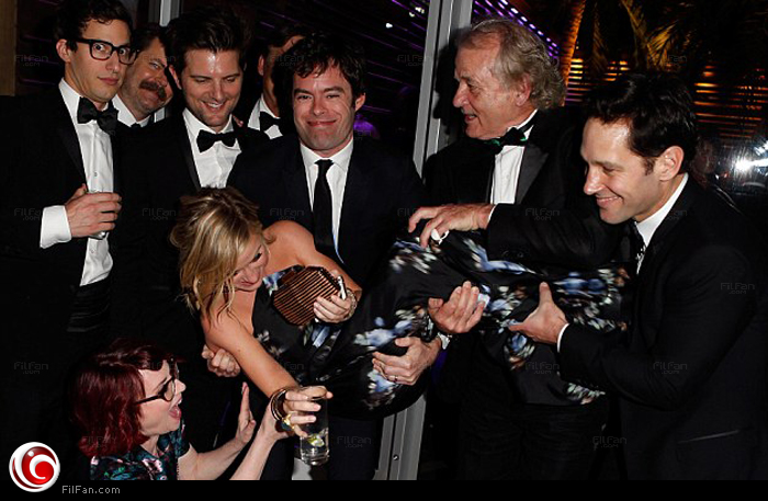 إيمي بولر مع أصدقائها في الحفل