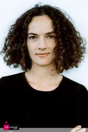 المخرجة آنيت أوليسين