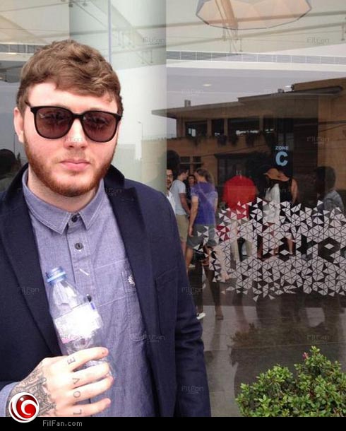 جايمس أرثر خارج أستوديوهات &quot;X Factor&quot;