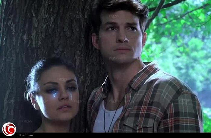 أشتون كوتشر وميلا كونيس في إعلان الفيلم المزيف &quot;MoonQuake Lake&quot;