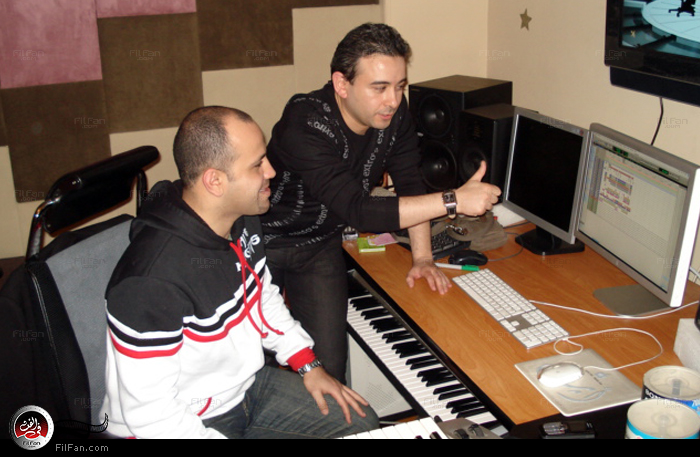 أحمد عادل وعزيز الشافعي أثناء تسجيل الأغنية