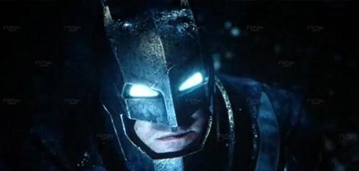 بن أفليك بدرع باتمان الحديدي