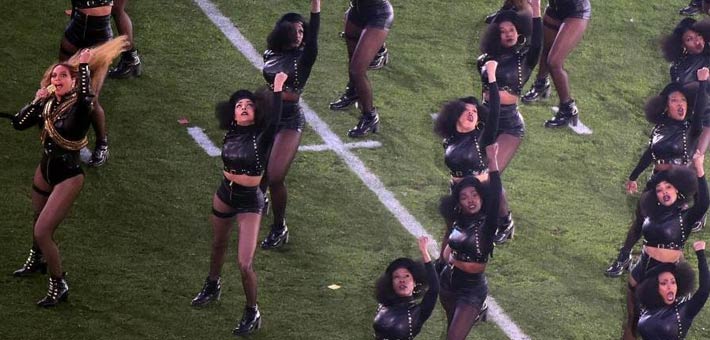 بيونسيه في عرض &quot;السوبر بول&quot; الـ 50