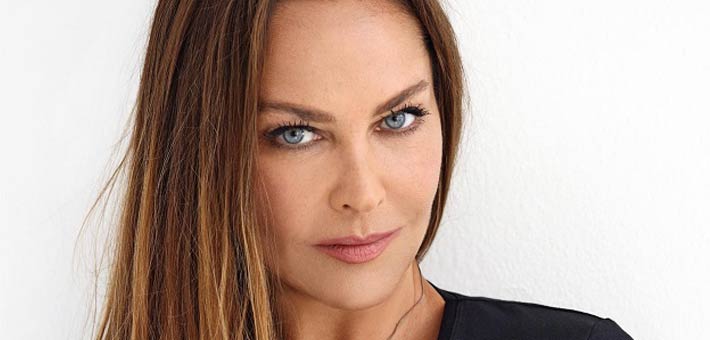 هوليا أفشار