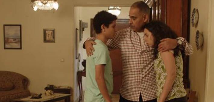 محمود البزاوي في مشهد من سابع جار