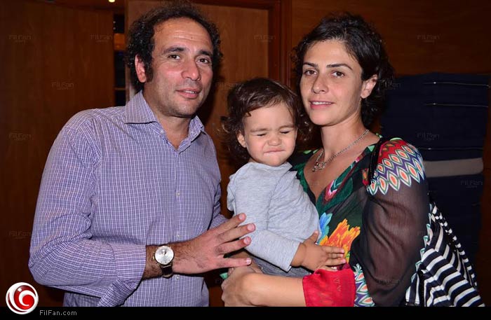 بسمة وعمرو حمزاوي مع ابنتهما