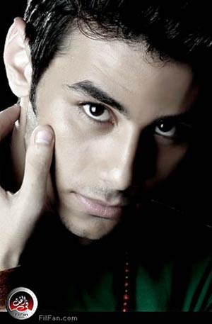 المطرب الشاب بلال