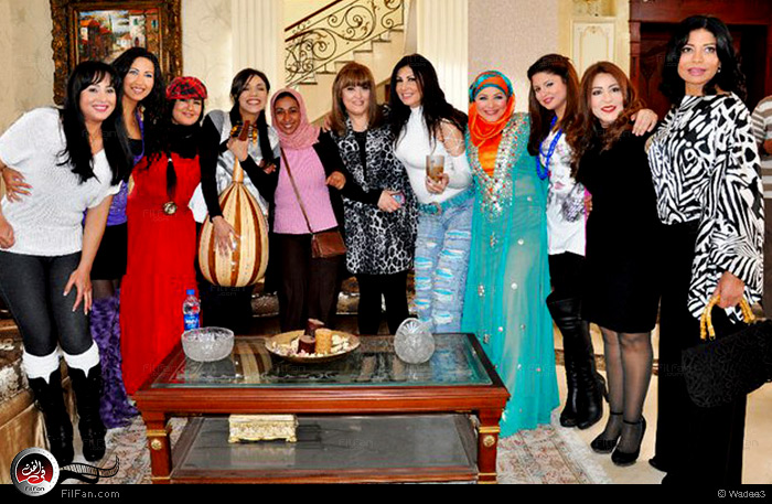 صورة لأبطال مسلسل &quot;بنات شقية&quot;