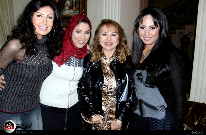 صورة تذكارية لفريق العمل