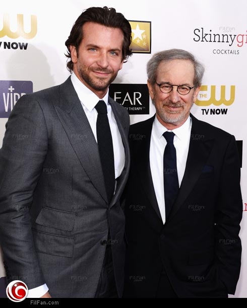 ستيفن سبيلبرج مع برادلي كوبر 