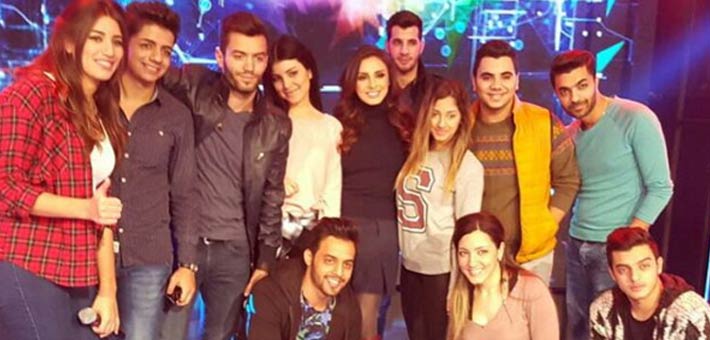 أنغام وسط الطلاب