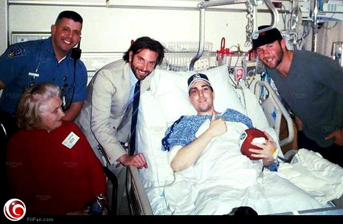 برادلي كوبر يزور جيفري بومان أحد ضحايا تفجيرات بوسطن