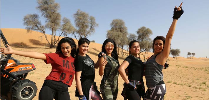 متسابقات برنامج &quot;سائقات الصحراء&quot; 