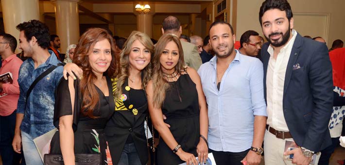 مي كساب ونرمين زعزع مع الأصدقاء