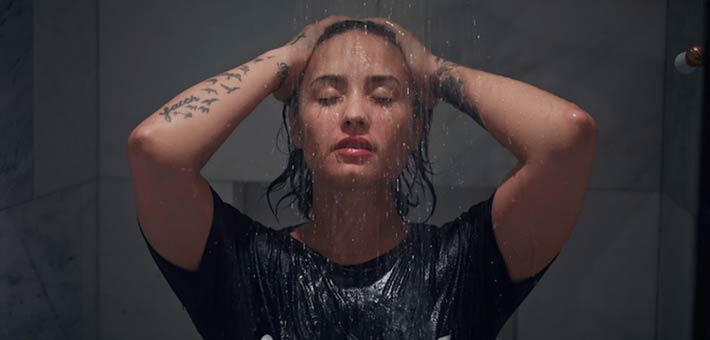 ديمي لوفاتو في جلسة تصويرها لـVanity Fair