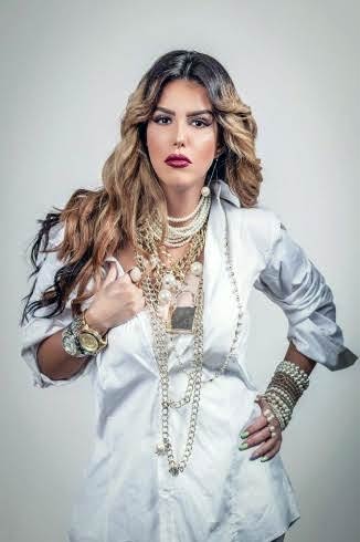 دنيا عبد العزيز