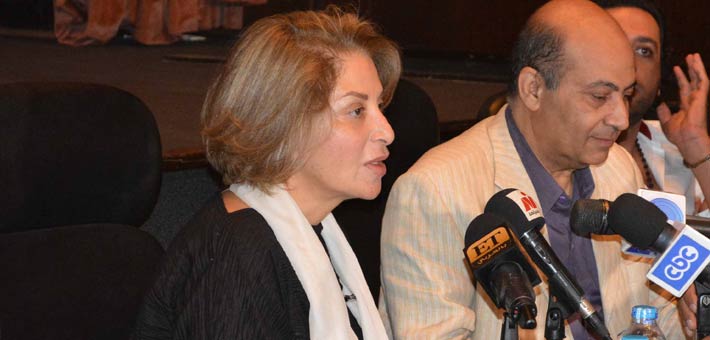 بوسي بدون مكياج