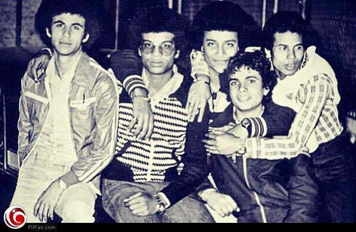 عمرو دياب مع أصدقاء &quot;المراهقة&quot;