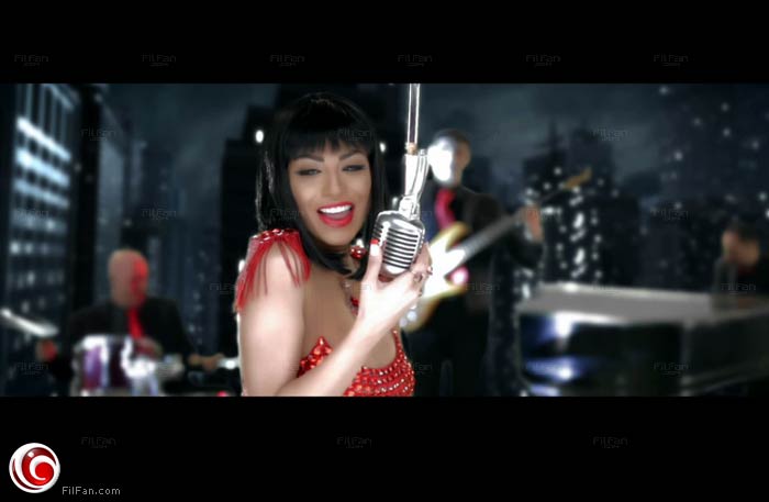 دوللي شاهين في فيديو كليب &quot;سنة سعيدة&quot;