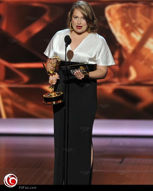 ميريت ويفر الحاصلة علي  جائزة أفضل ممثلة مساعدة في عمل كوميدي