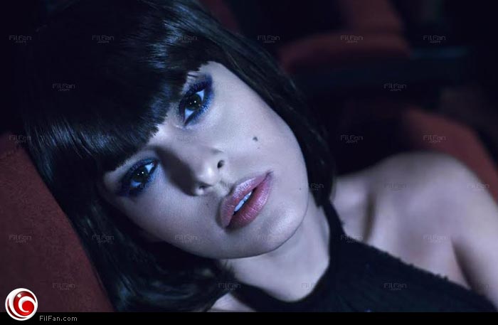 إيفا مينديز في جلسة تصويرها مع &quot;Violet Grey&quot;