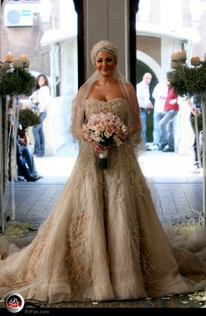 إليسا في كليب "ع بالي حبيبي"