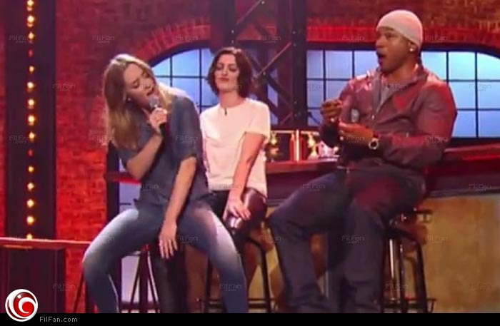 إيميلي بلانت ترقص لـ آن هاثاواي