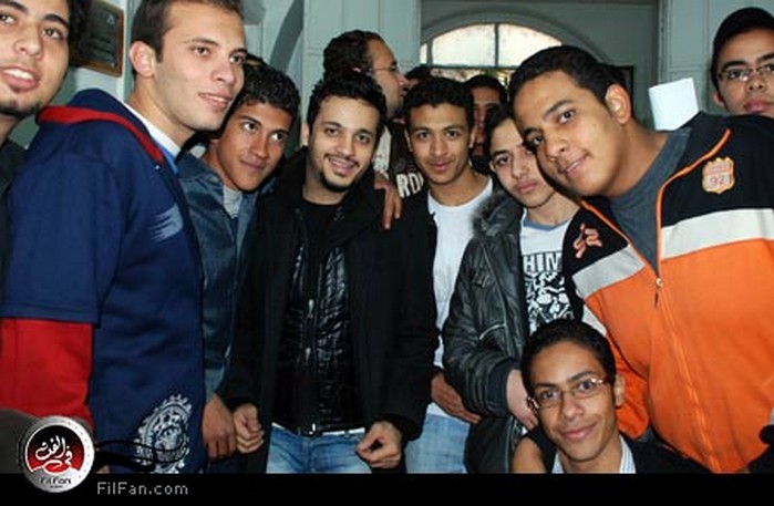 إيساف مع جمهوره