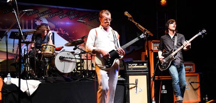 فريق Eagles of Death Metal