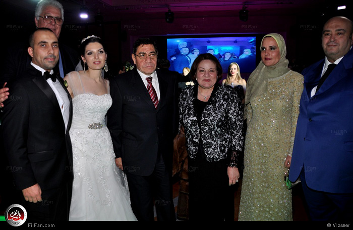 العروسين مع المستشار عبد المجيد محمود النائب العام وعماد الدين أديب