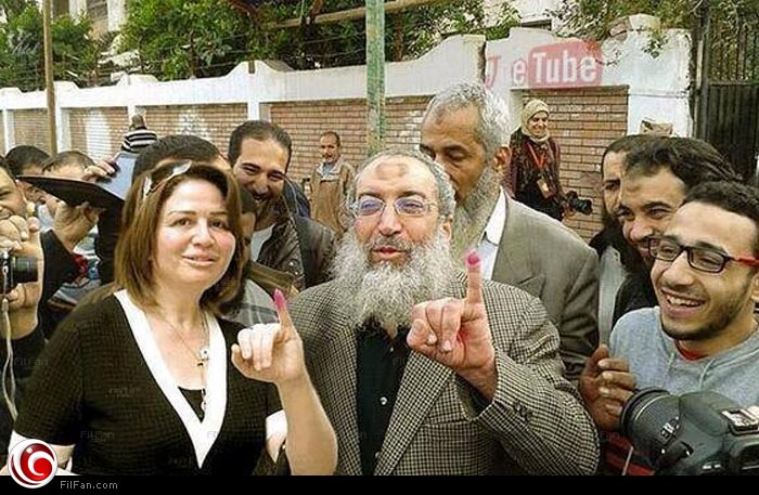 إلهام شاهين مع ياسر برهامي في الصورة المفبركة