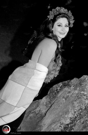 إليسا أثناء جلسة التصوير